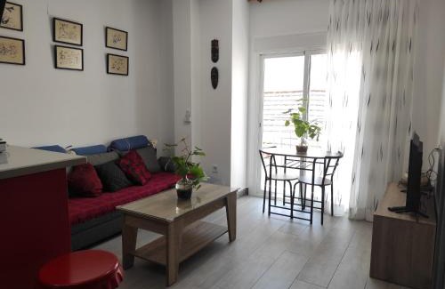 Carretera de Cadiz Maison | Con terraza y muy cerca de la playa,centro y estación de tren