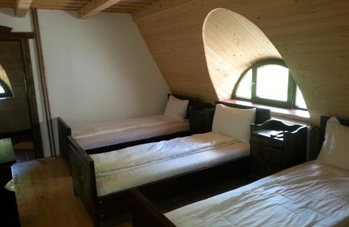 Ruscova Maison | Conacul Drahneilor