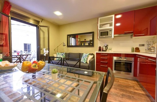 El Poble-sec Appartement | Confortable et rénové 2BR | Au coeur de BCN | 20m Ramblas Distance de marche Parking