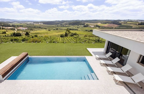 Cadaval Villa | État neuf: VILLA DISIGNATIVE SILVERCOAST PORTUGAL AVEC PISCINE À INFINITÉ CHAUFFÉE
