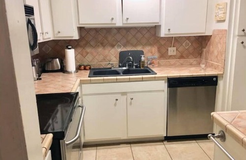 Uptown Copropriété | Condo - Desirable Area of Alamo Heights in San Antonio