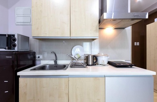 Highway Hills Appartement | Condo devant le centre commercial Shangrila, le long de Shaw