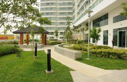 Bangkal Copropriété | Condo in Makati studio type fast wifi netflix