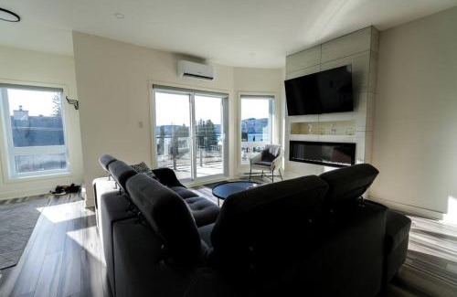 Saint Donat Appartement | Condo le YÉTI -Lake view-St-Donat- dogfriendly