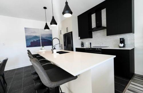 Saint Donat Appartement | Condo le YÉTI -Lake view-St-Donat- dogfriendly