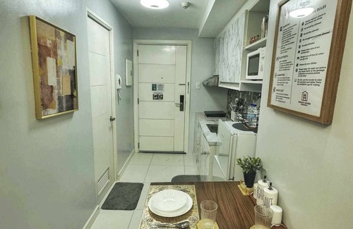San Lorenzo Copropriété | Condo Makati Greenbelt w/free access to Pool, Gym, Sauna and highspeed internet