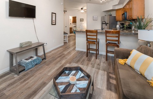 Lago Vista Copropriété | Votre escapade romantique vous attend! Offrez-vous ce charmant condo - Séjournez 6 nuits, obtenez la 7e gratuitement!