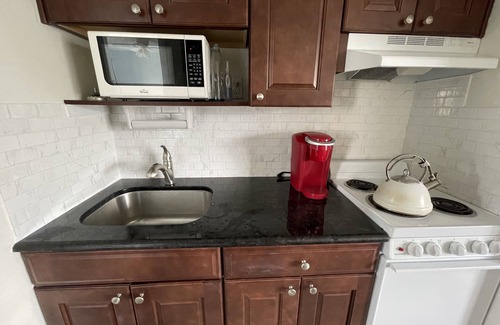 North End Maison | Condo Steps Aways from Beachfront, Boardwalk, and Attractions! Free Parking!