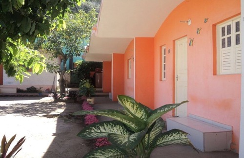 Guarapari Chalet De Ski | Copropriété de dix chalets et piscine pour les invités. Excellent rapport qualité / prix.