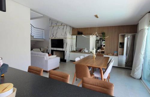 Xangri-La Maison | Confortável casa em condomínio, um retiro para descanso!