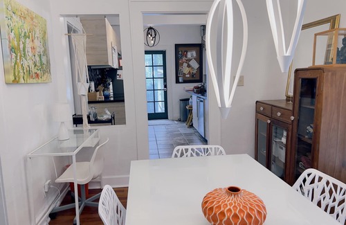 Downtown Fort Lauderdale Maison | Confortable old Florida coral house 3 bed 2 bath pool and peacocks Las olas 1mil