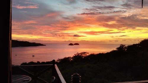 Playa Hermosa Maison | Congos Hostal y Camping
