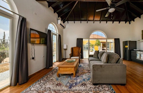 Santa Cruz Maison | Connect with nature through a mix of luxurious and striking details.