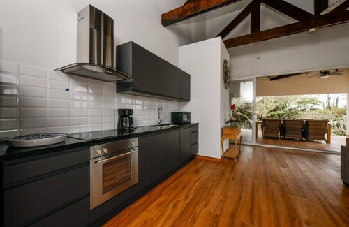 Santa Cruz Maison | Connect with nature through a mix of luxurious and striking details.