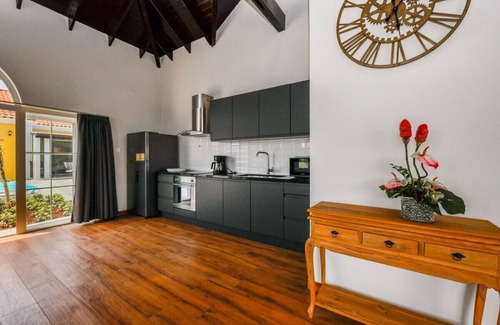 Santa Cruz Maison | Connect with nature through a mix of luxurious and striking details.