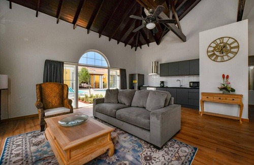 Santa Cruz Maison | Connect with nature through a mix of luxurious and striking details.