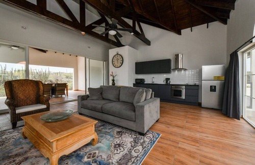 Santa Cruz Maison | Connect with nature through a mix of luxurious and striking details.