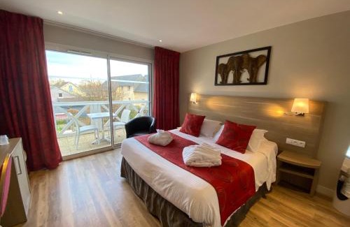 La Riviere-Saint-Sauveur Hôtel | Contact hôtel - Hôtel Les Bleuets & SPA