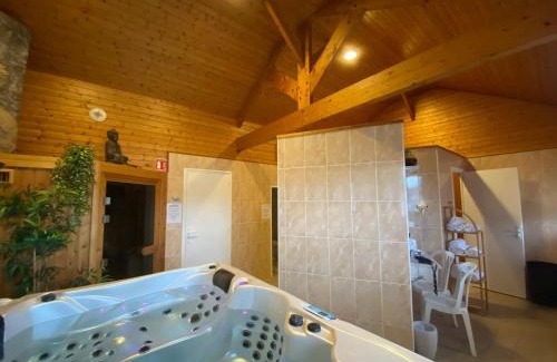 La Riviere-Saint-Sauveur Hôtel | Contact hôtel - Hôtel Les Bleuets & SPA