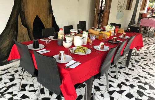 Abeme Lit Et Petit-Déjeuner | Contany Counda