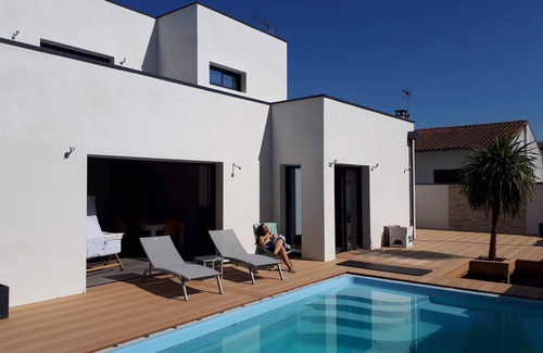 Saint-Sulpice-de-Royan Maison | Villa contemporaine avec piscine chauffée