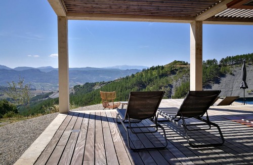 Bellecombe-Tarendol Villa | Maison contemporaine avec vue exceptionnelle au coeur des Baronnies