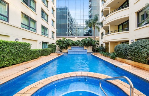 Parramatta Appartement | Contemporary 1-Bed First Floor Unit with Pool