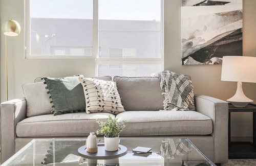 Little Tokyo Appartement | Contemporary 1BR, in unit Washer/Dryer, FREE parking with all amenities!