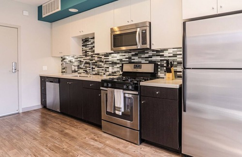 Little Tokyo Appartement | Contemporary 1BR, in unit Washer/Dryer, FREE parking with all amenities!