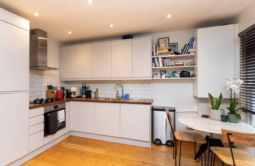 Tollington Appartement | Contemporary 2BD Flat — 4 Mins to Finsbury Park!