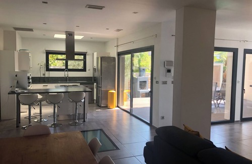 Teyran Villa | Villa contemporaine climatisée piscine chauffée