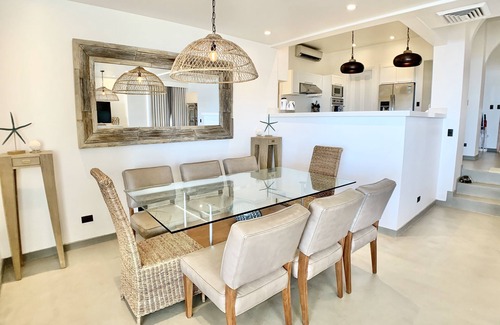 Playa Hermosa Copropriété | contemporain-plage-avant-gem-gated-communauté-droit-sur-l'eau avec piscine!
