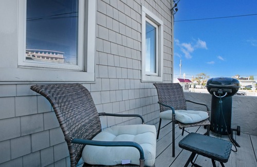 Lido Beach Maison | Contemporary Beach House- steps to private beach