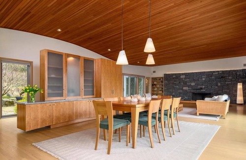Williamstown Maison | Contemporary Berkshire Home with Views of Taconic Golf Course