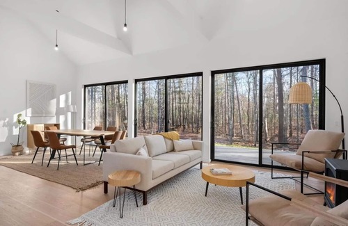 Round Top Cabine | Contemporary Cabin on 1.5 Acres of Land
