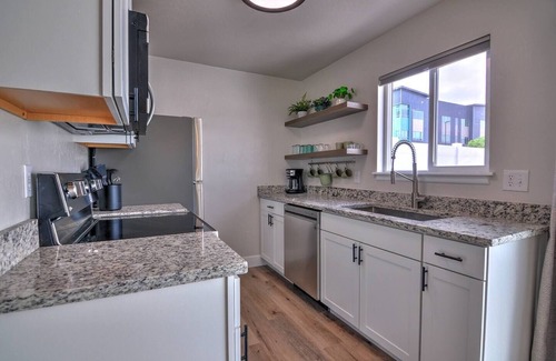 Grand Junction Maison | Contemporary, Clean 2 BR Townhome w/ Private Patio 🐶 Friendly, Fast WiFI👨‍💻