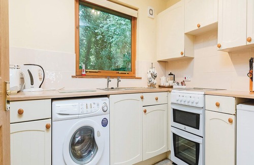 Cornwall Chalet De Ski | Contemporary cottage style two storey lodge.