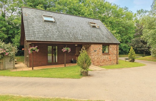 Cornwall Chalet De Ski | Contemporary cottage style two storey lodge.