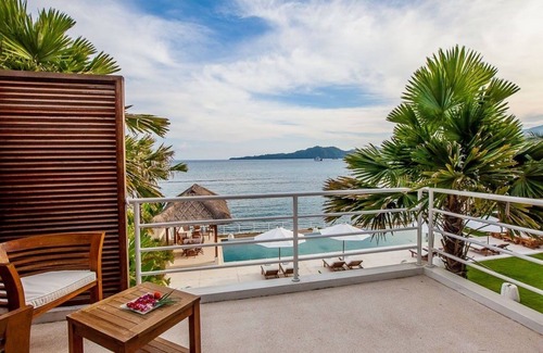Manggis Villa | Villa contemporaine de 4 chambres de style colonial avec vue sur l'océan, Candidasa;