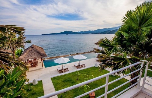 Manggis Villa | Villa contemporaine de 4 chambres de style colonial avec vue sur l'océan, Candidasa;