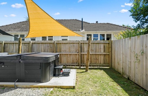 Masterton Maison | Contemporary Comfort - Masterton Holiday Home