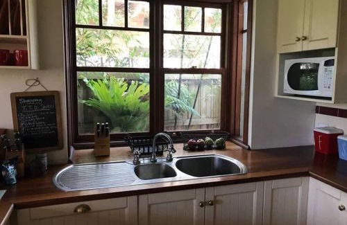Mentone Maison | Contemporary & Elegant 1920's Period House by My Lodgingfy International