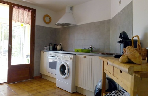 Pujols Appartement | Appartement contemporain spacieux au bord de la piscine, PISCINE PRIVÉE, jardin clos