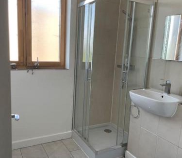 Dagenham Maison | Contemporary Haven: 4-Bed House in Dagenham