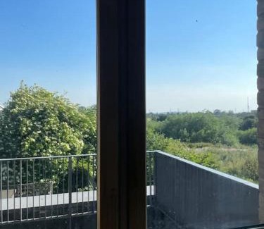 Dagenham Maison | Contemporary Haven: 4-Bed House in Dagenham