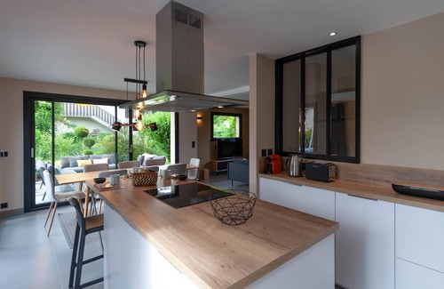 Saint-Jorioz Maison | Maison contemporaine avec piscine privée entre lac et montagne - Wifi