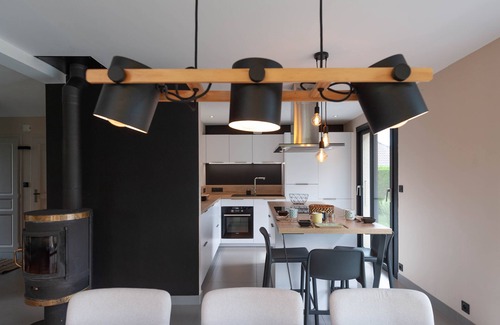 Saint-Jorioz Maison | Maison contemporaine avec piscine privée entre lac et montagne - Wifi