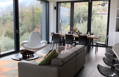 Montelaguardia Villa | Maison moderne dans les collines ombriennes avec architecture et écotechnologie supérieures, piscine