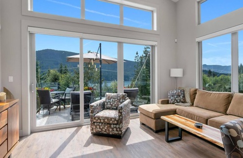 Youbou Maison | Contemporary Lake View Cabin with water toys AC, Jacuzzi & every kitchen amenity