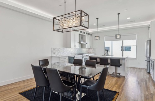 Farmers Branch Maison | Contemporary Luxury Smart Home with Rooftop Oasis